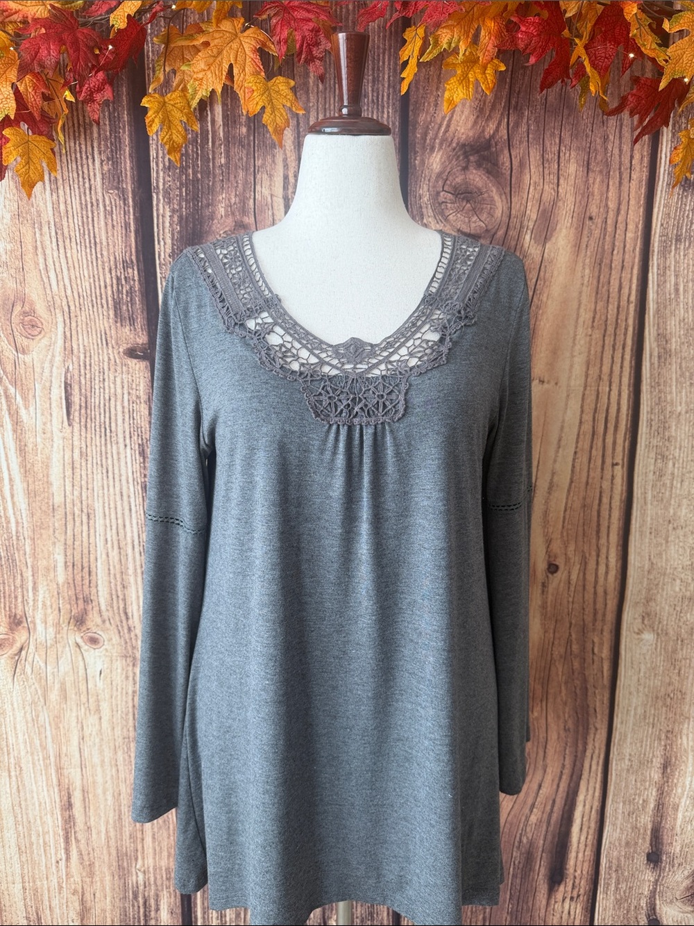 Crochet-Trim Long Sleeve Tunic Top in Gray